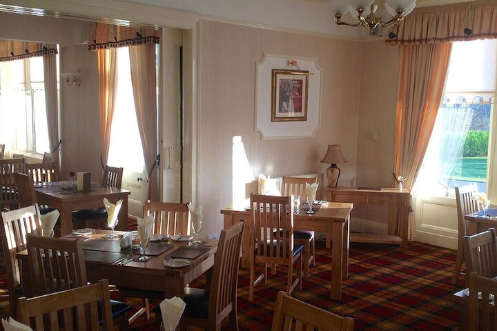 Dining 45 of 54
