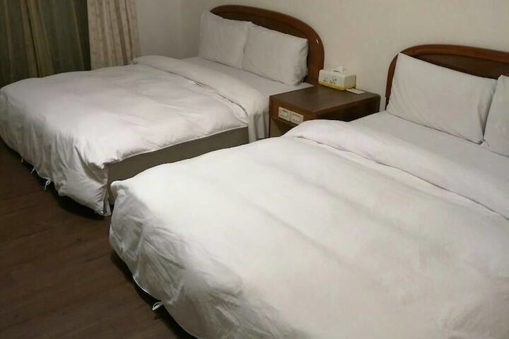 Room 9 of 22