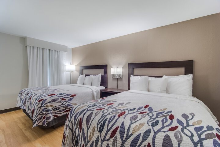 Deluxe 2 Queen Beds (5 of 12)