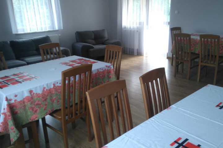 Dining 10 of 21