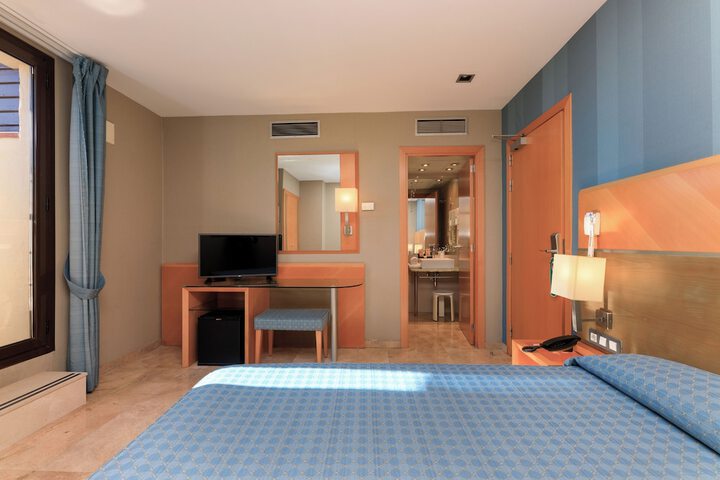 Room 16 of 73