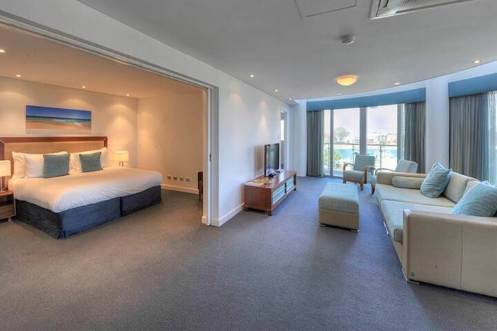 Room 25 of 41