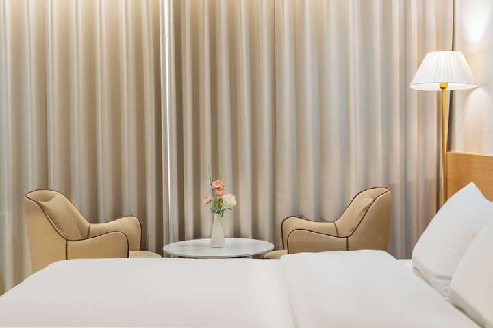 Room 40 of 83