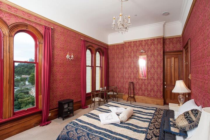 Room 7 of 39
