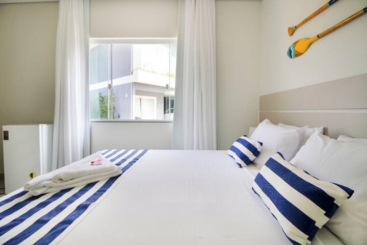 Room 34 of 185