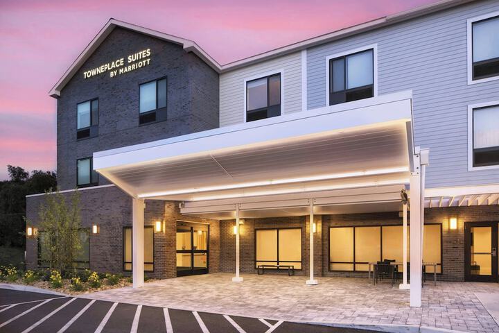 Hotel Entry