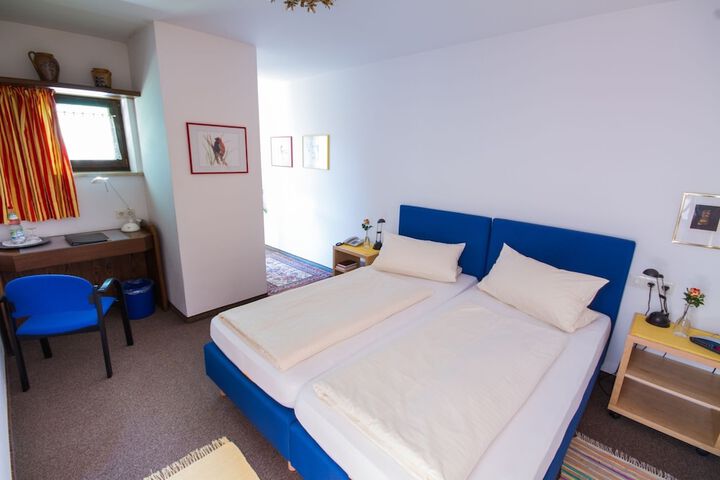 Room 16 of 21