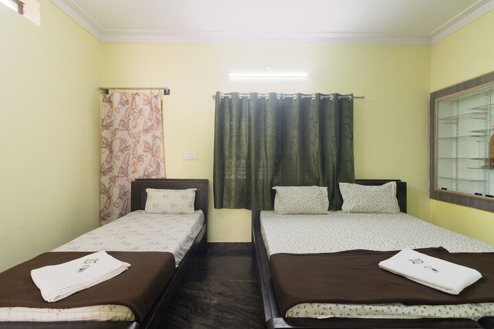 Room 5 of 13