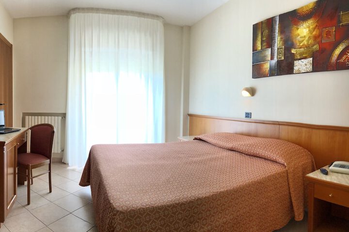 Room 4 of 31