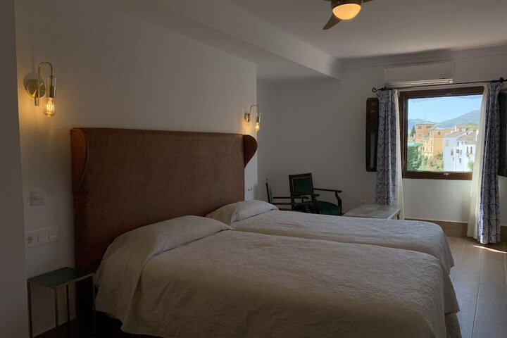 Room 40 of 74