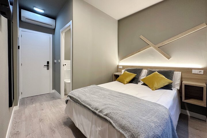 Room 12 of 84