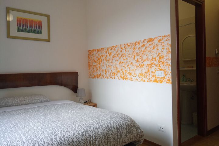 Room 10 of 36