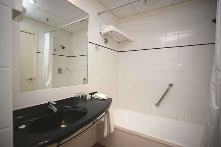 Room 17 of 36