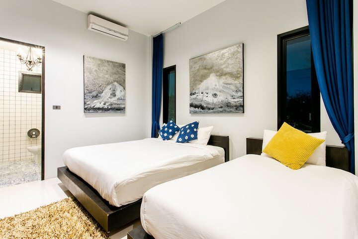 Room 6 of 42