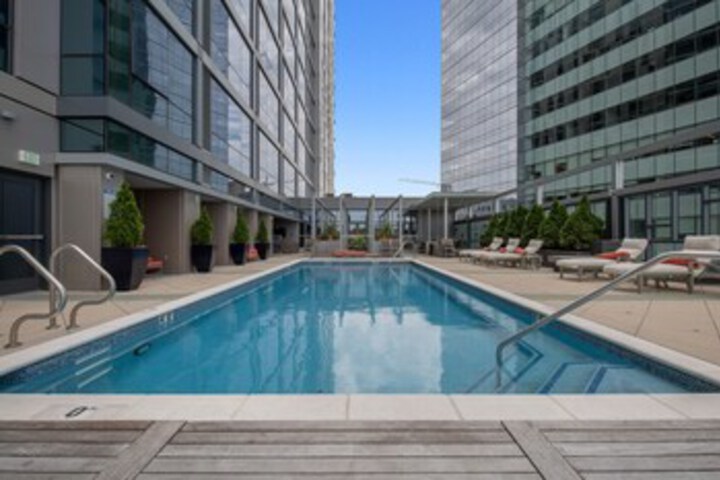 Exterior of The Luxe Suites at University
