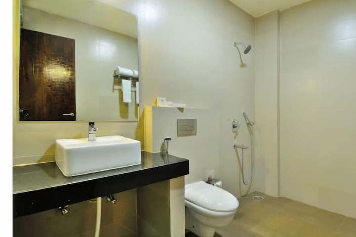 Room 16 of 32