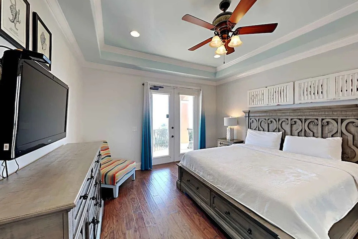Room 4 of 18