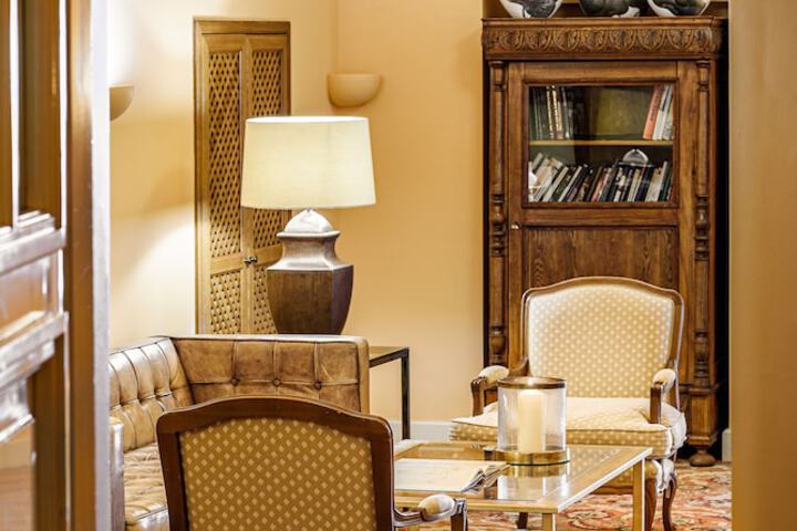 Hotel Lobby