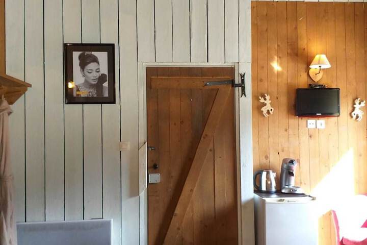 Room 2 of 24
