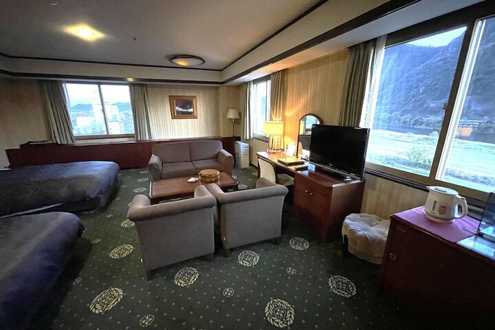 Room 26 of 105