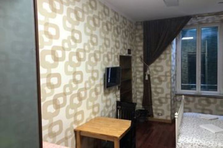Room 10 of 13