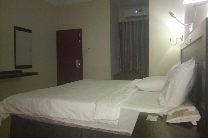 Room 5 of 38