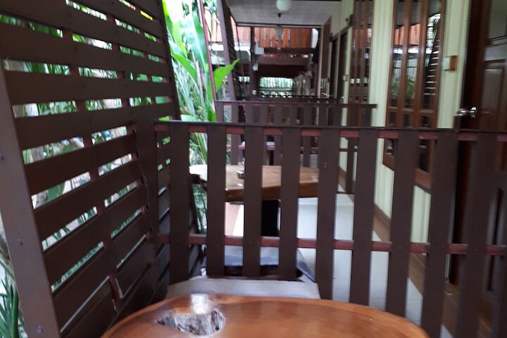 Dining 2 of 5