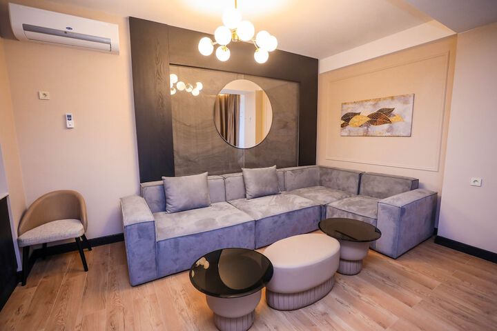 Room 12 of 36
