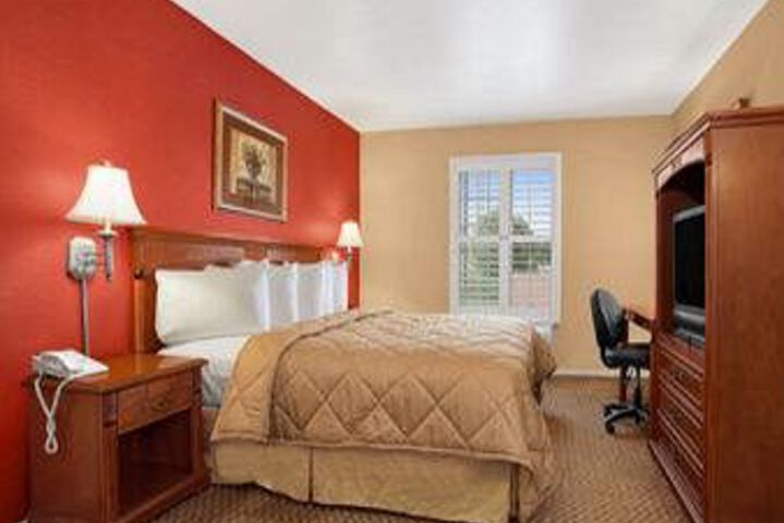 Room 28 of 64