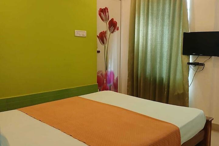 Room 6 of 8
