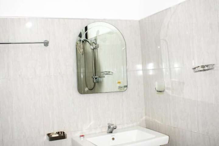 Room 10 of 25
