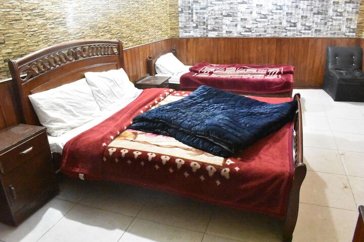 Room 8 of 8