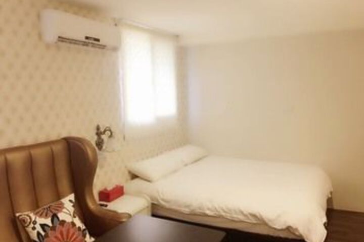 Room 3 of 14