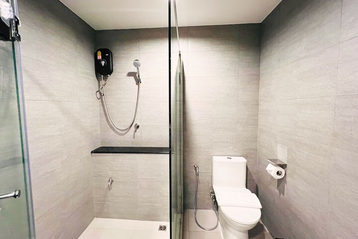 Room 35 of 46