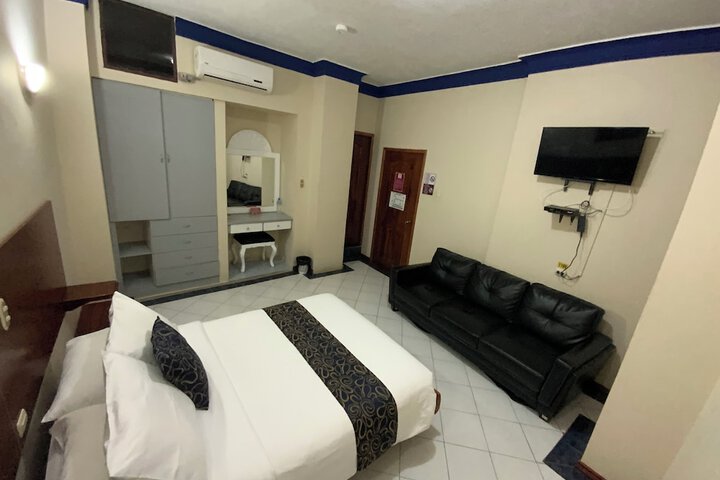 Room 16 of 49