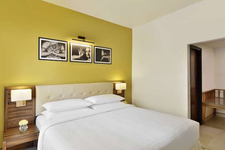 Room 3 of 68