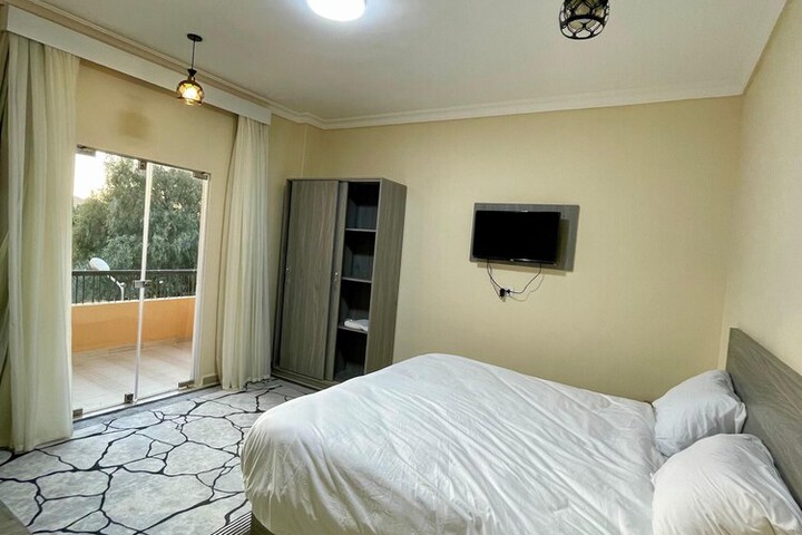 Room 10 of 38