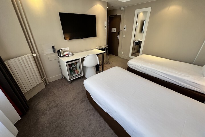 Room 15 of 92
