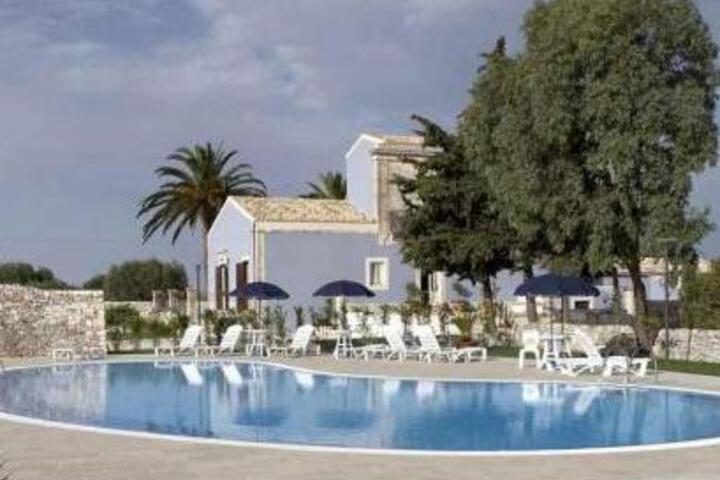 Pool Hotel