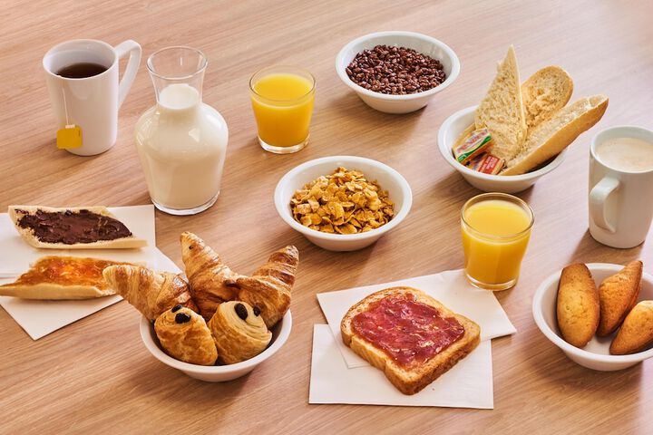 Breakfast/Coffee Service 19 of 32