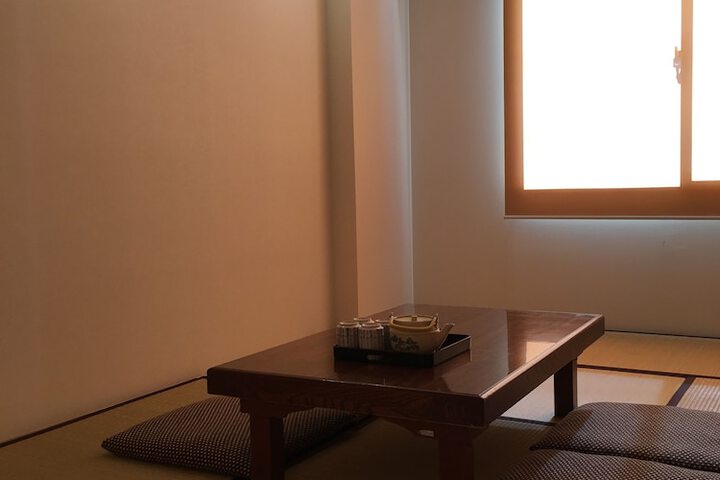 Room 3 of 20