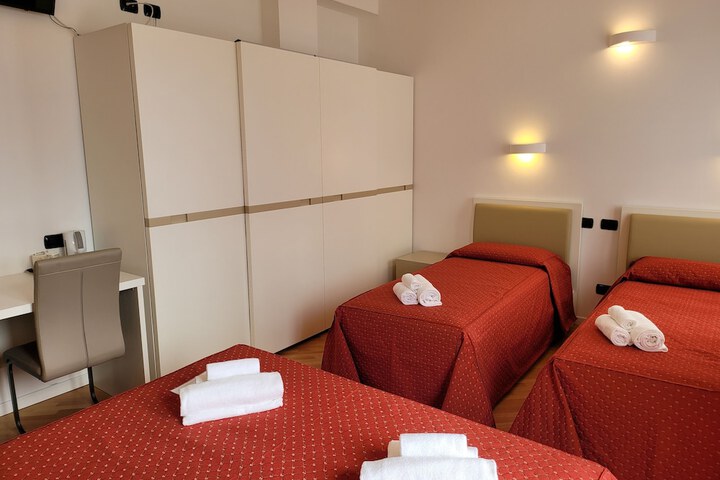 Room 72 of 194