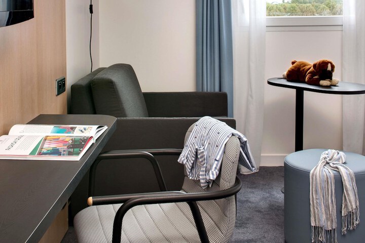 Room 26 of 103