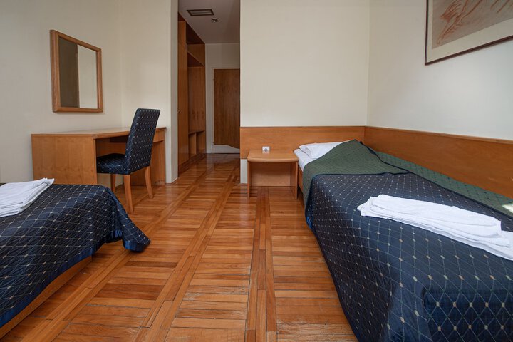 Room 14 of 38