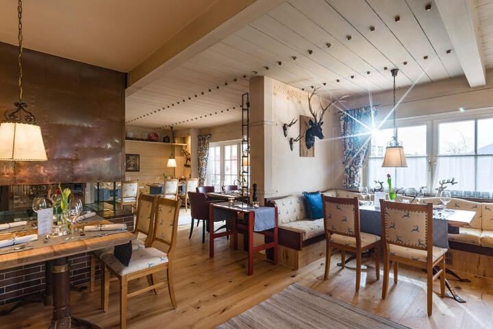Dining Photos