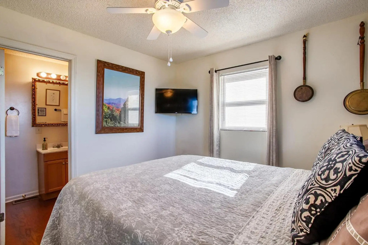 Room 4 of 19