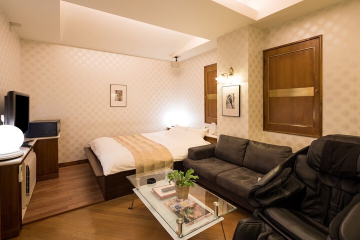Room 9 of 26