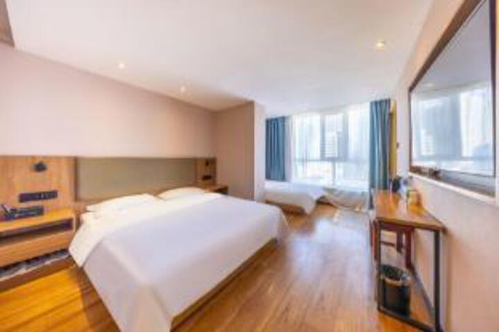 Room 8 of 8