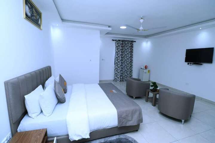 Room 10 of 44