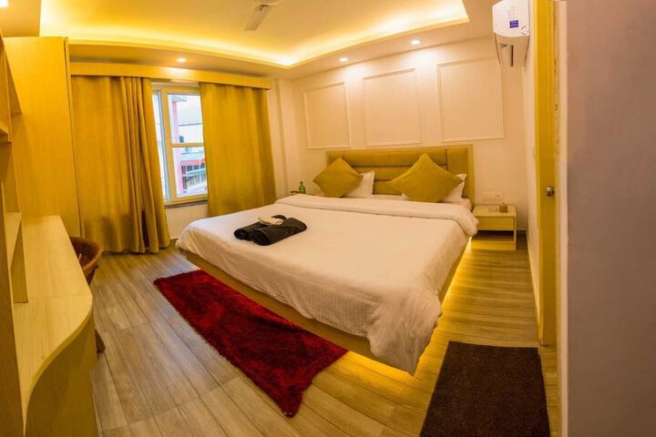 Room 5 of 44
